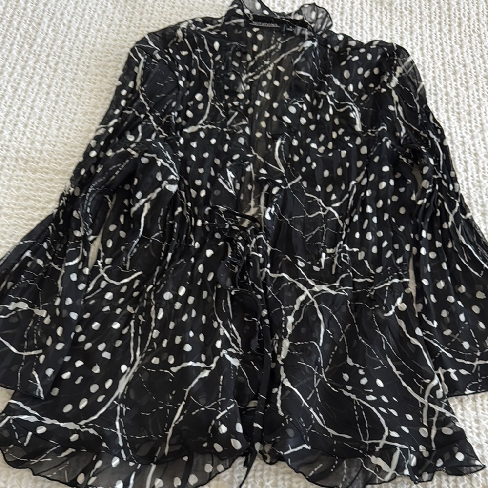 Notations Black and White Ruffled Blouse